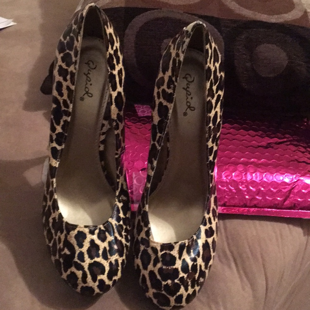 Animal print leather-like size 8.5 heels/platform
